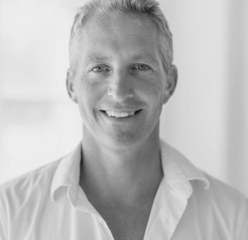 גבר מטופל במרפאת ד״ר בורבין